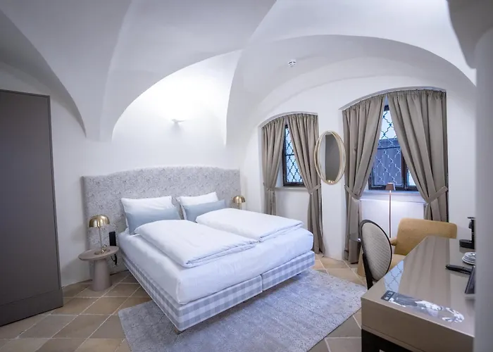 Maxim Suites By Elias Holl